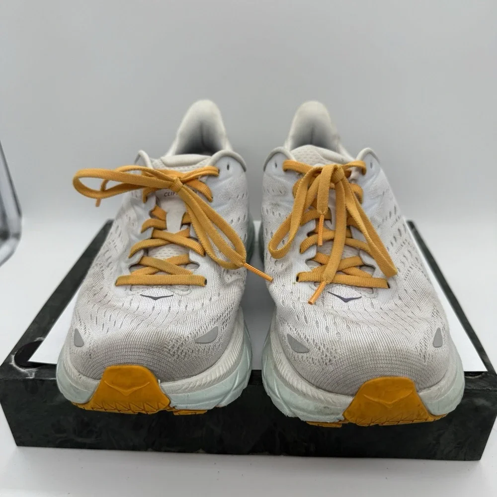 Hoka One One Clifton 8 Women's Running Shoes‎ Sz 9.5B F27221L White